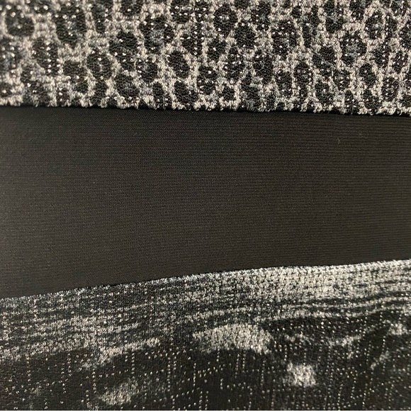 SHIMMERY ANIMAL PRINT TANK - Picture 5 of 8